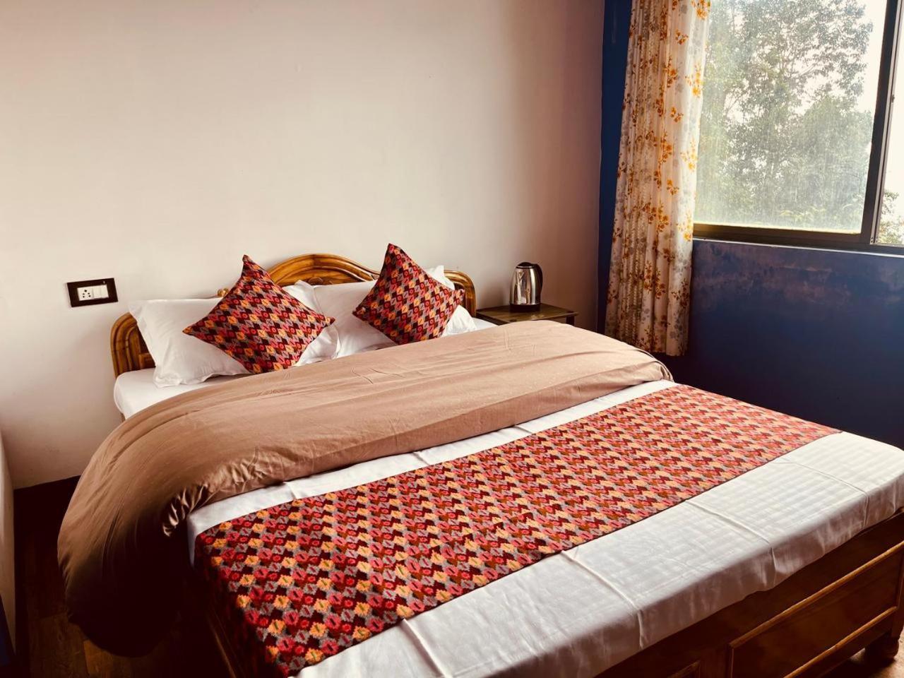 Forest Lodge - 80 Mts From Mall Road Darjeeling  Exteriör bild