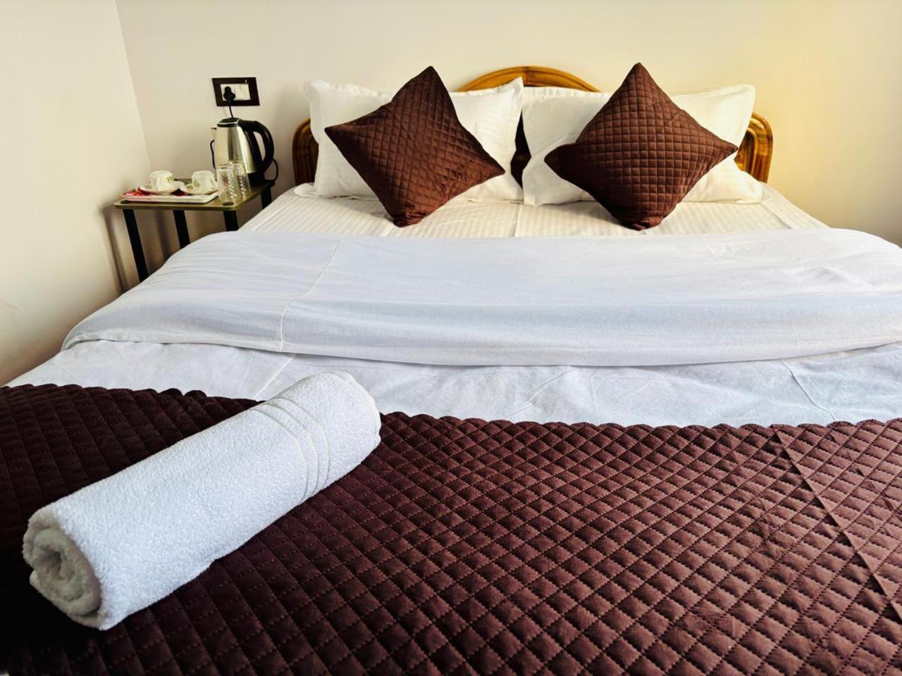 Forest Lodge - 80 Mts From Mall Road Darjeeling  Exteriör bild