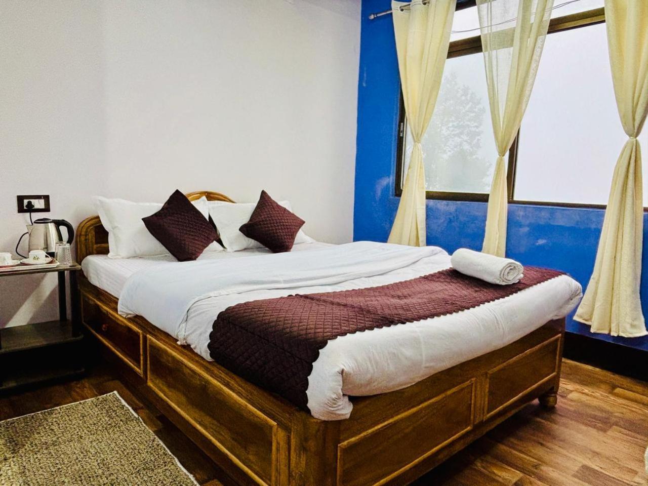 Forest Lodge - 80 Mts From Mall Road Darjeeling  Exteriör bild