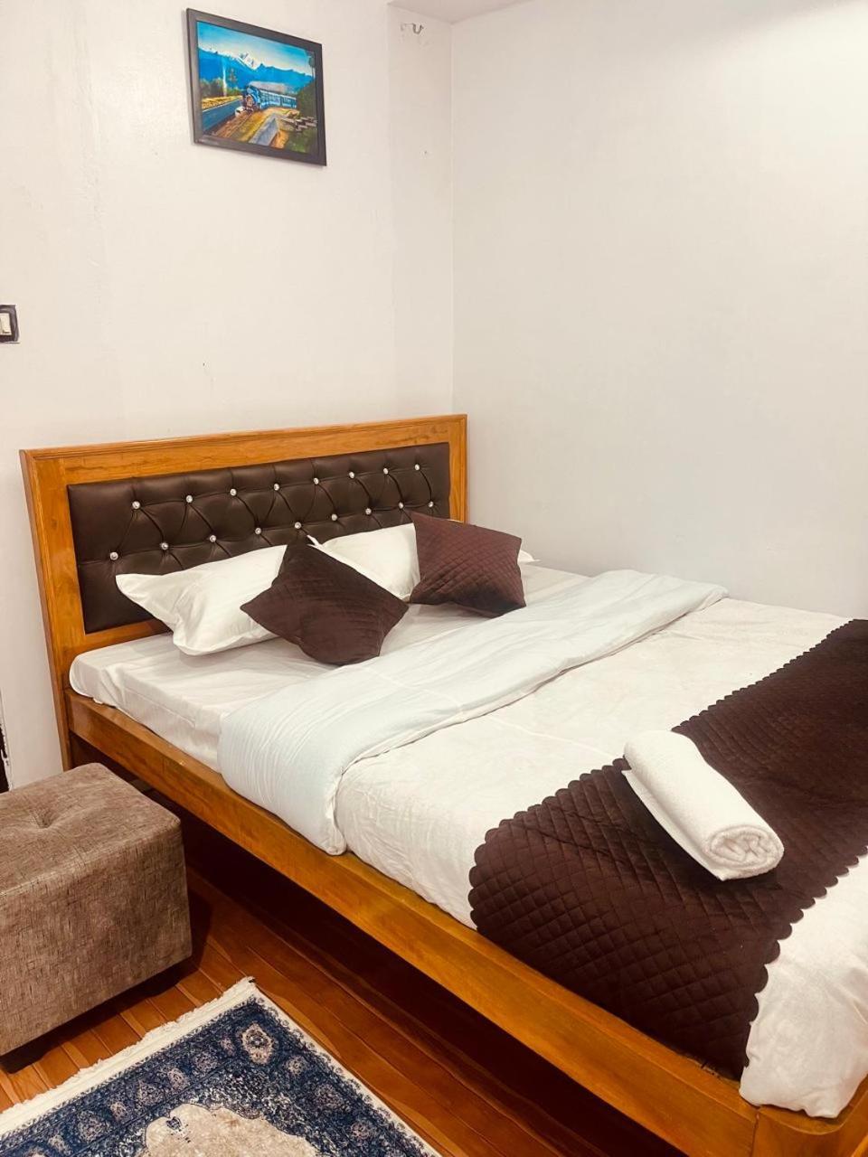 Forest Lodge - 80 Mts From Mall Road Darjeeling  Exteriör bild