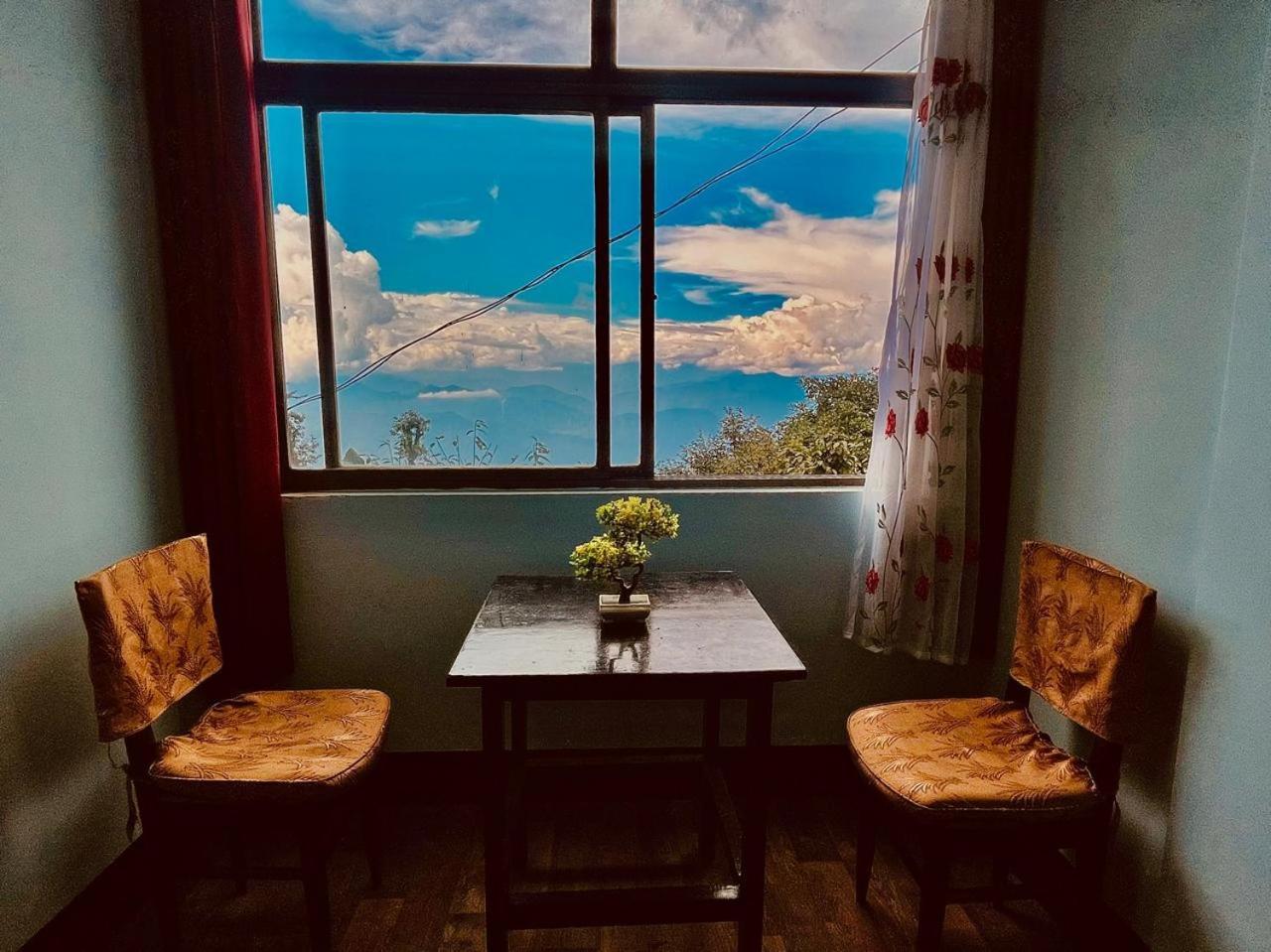 Forest Lodge - 80 Mts From Mall Road Darjeeling  Exteriör bild