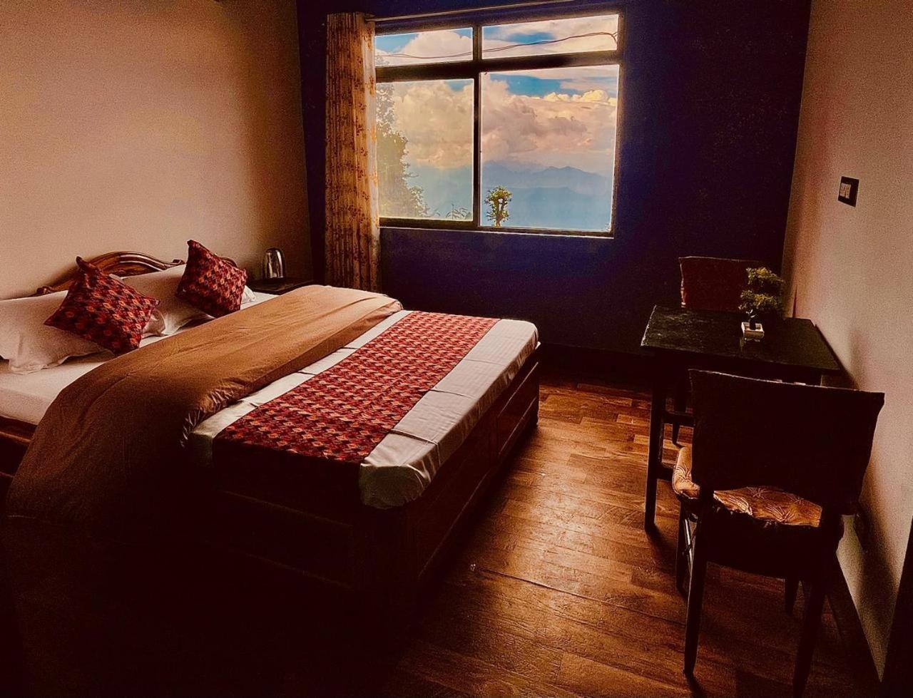 Forest Lodge - 80 Mts From Mall Road Darjeeling  Exteriör bild